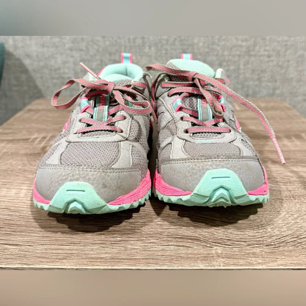 Saucony Sneakers Kids “Escape”. Great condition. Little girls size 1. Lace tie - Picture 3 of 9